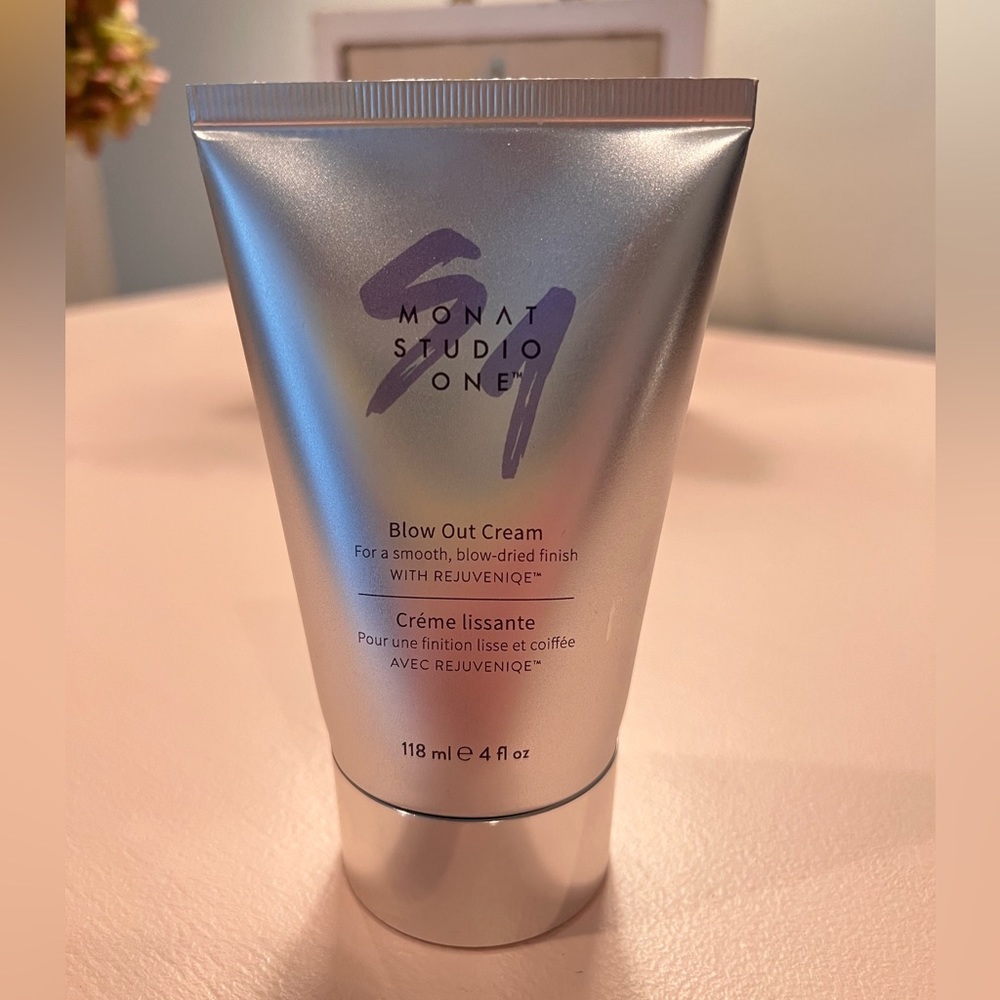Monat Blowout Cream